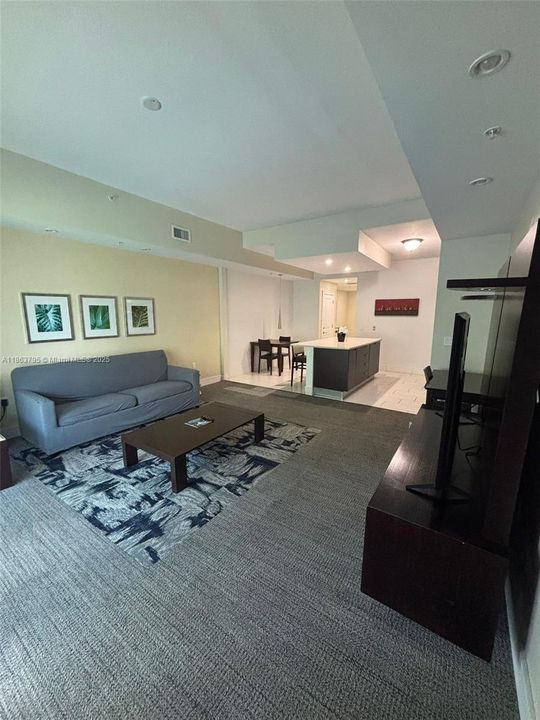 En Venta: $165,000 (3 camas, 4 baños, 2070 Pies cuadrados)