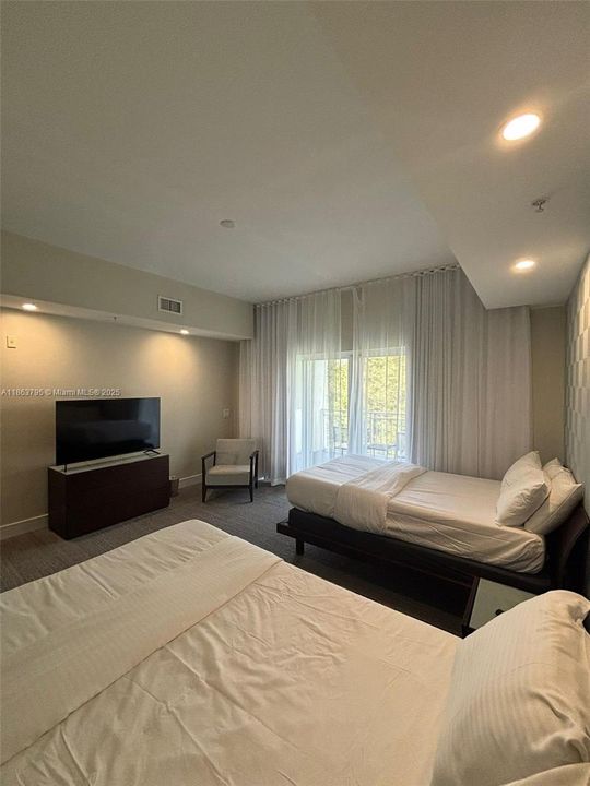 En Venta: $165,000 (3 camas, 4 baños, 2070 Pies cuadrados)