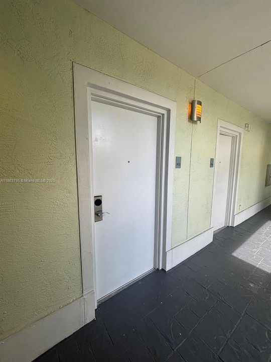 En Venta: $165,000 (3 camas, 4 baños, 2070 Pies cuadrados)