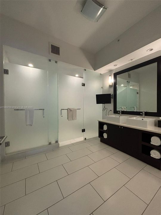 En Venta: $165,000 (3 camas, 4 baños, 2070 Pies cuadrados)