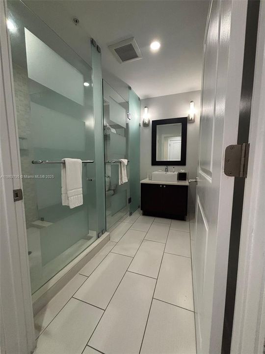 En Venta: $165,000 (3 camas, 4 baños, 2070 Pies cuadrados)