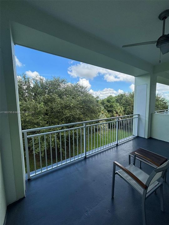 En Venta: $165,000 (3 camas, 4 baños, 2070 Pies cuadrados)