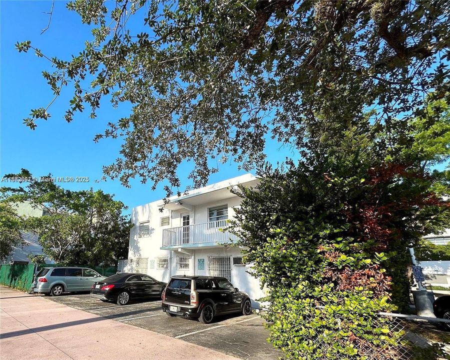 最近售出: $235,000 (1 贝兹, 1 浴室, 474 平方英尺)