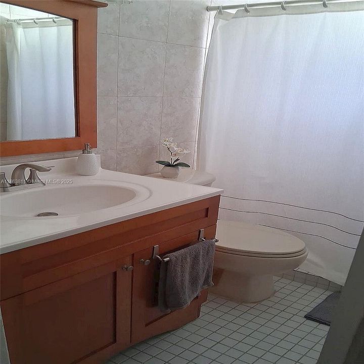 最近售出: $235,000 (1 贝兹, 1 浴室, 474 平方英尺)