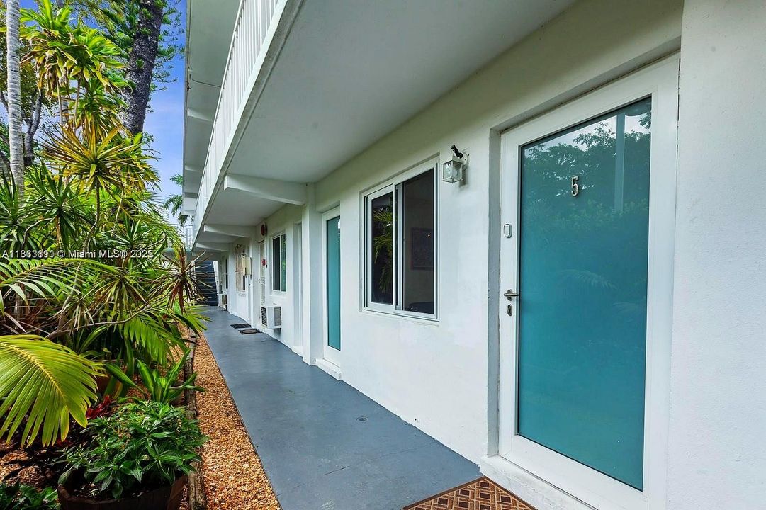 最近售出: $235,000 (1 贝兹, 1 浴室, 474 平方英尺)