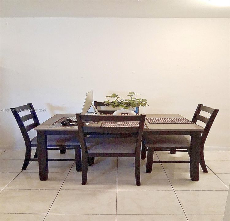 最近售出: $235,000 (1 贝兹, 1 浴室, 474 平方英尺)