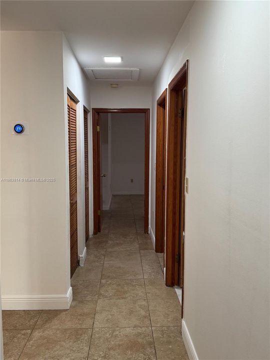 Под контрактом: $4,600 (4 спален, 3 ванн, 2814 Квадратных фут)