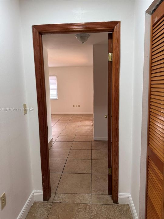 Под контрактом: $4,600 (4 спален, 3 ванн, 2814 Квадратных фут)