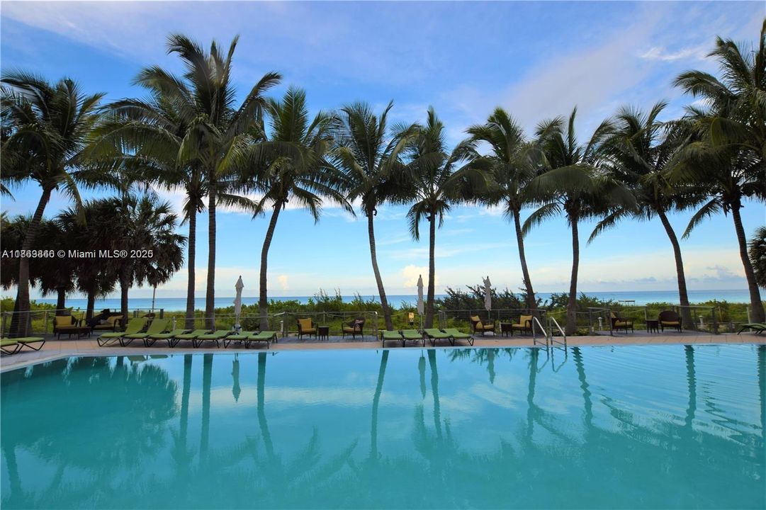 For Sale: $2,190,000 (2 beds, 2 baths, 1290 Square Feet)