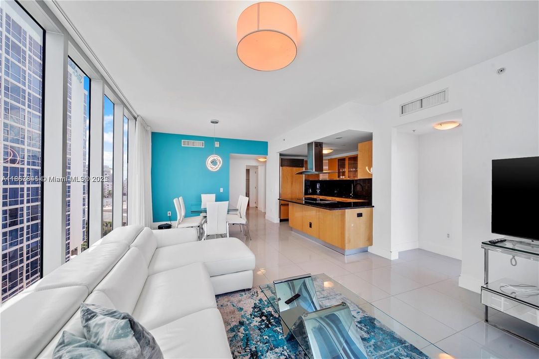 For Sale: $2,190,000 (2 beds, 2 baths, 1290 Square Feet)