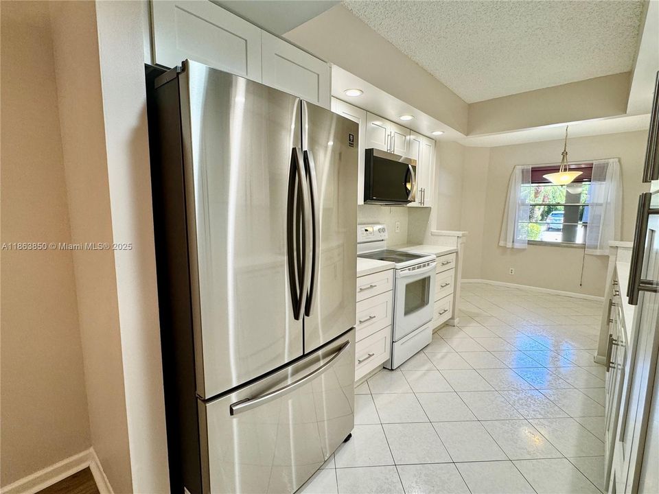 Active With Contract: $2,000 (2 beds, 2 baths, 1157 Square Feet)