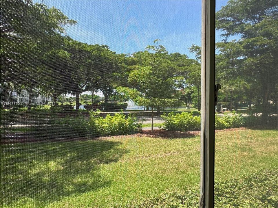 Active With Contract: $2,000 (2 beds, 2 baths, 1157 Square Feet)