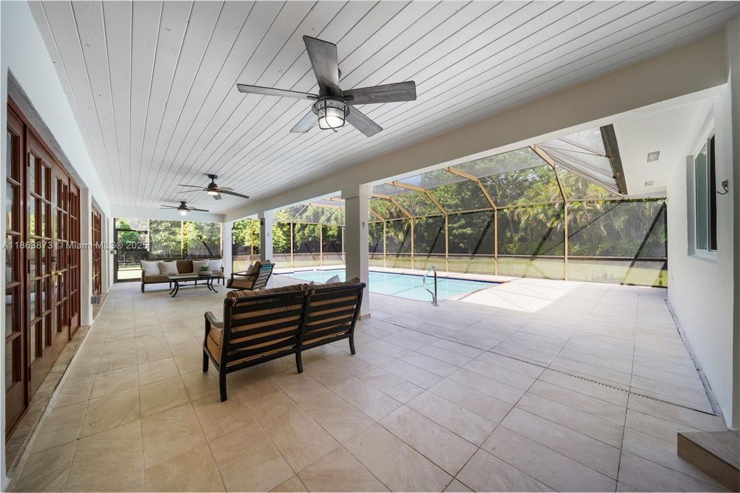 For Sale: $3,990,000 (5 beds, 5 baths, 4161 Square Feet)