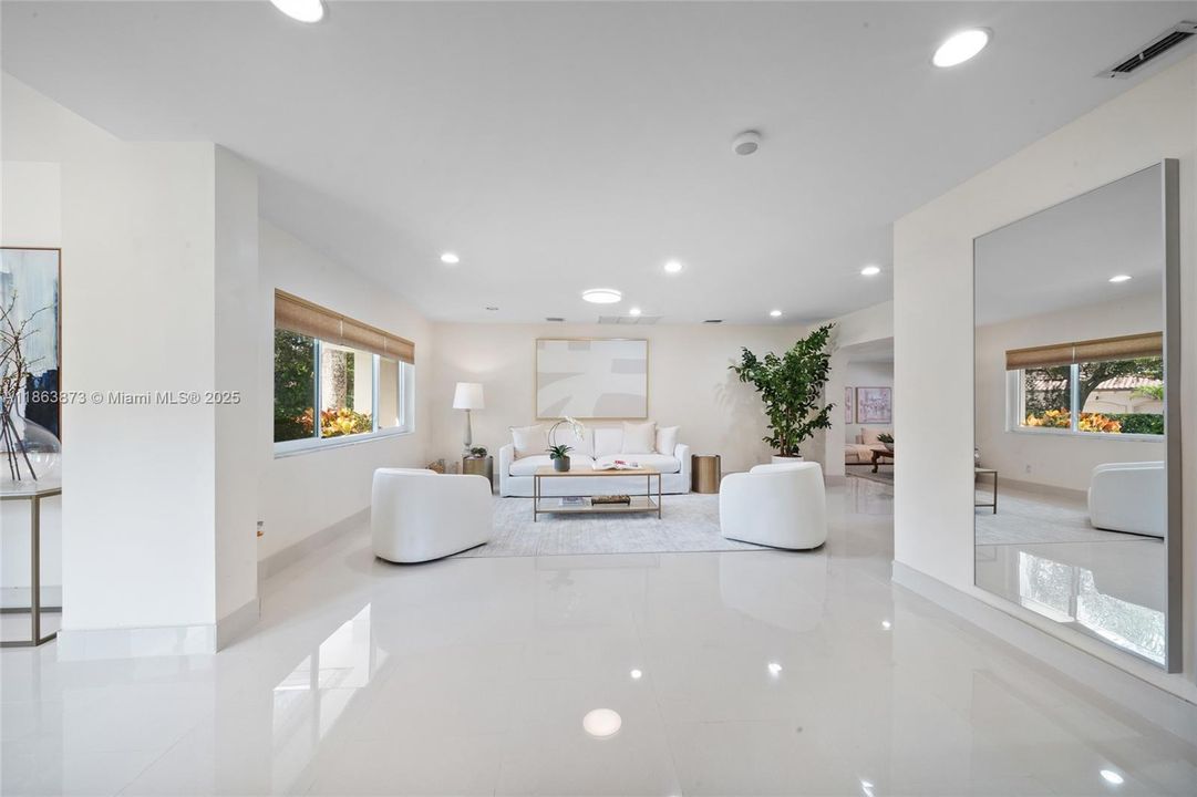 For Sale: $3,990,000 (5 beds, 5 baths, 4161 Square Feet)