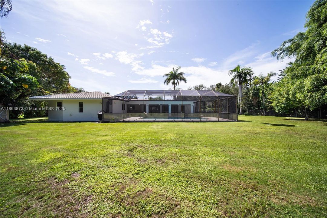 For Sale: $3,990,000 (5 beds, 5 baths, 4161 Square Feet)