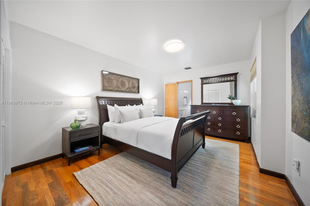 For Sale: $3,990,000 (5 beds, 5 baths, 4161 Square Feet)