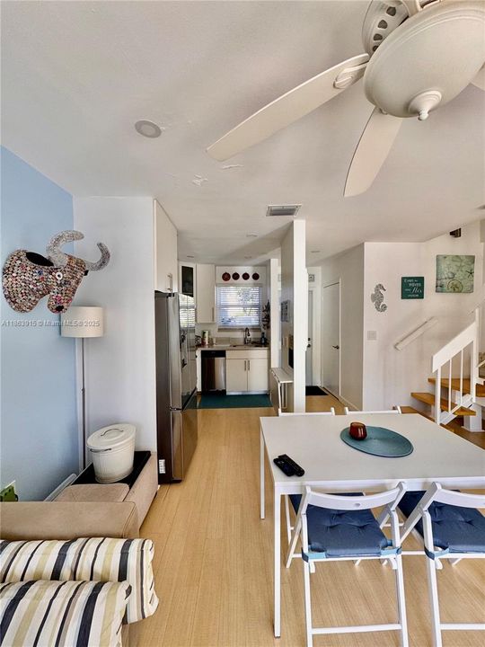 For Rent: $3,000 (1 beds, 1 baths, 776 Square Feet)