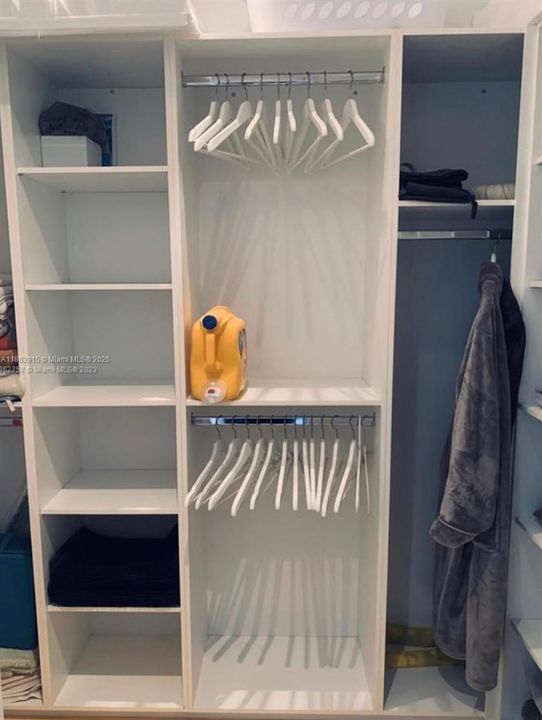 For Rent: $3,000 (1 beds, 1 baths, 776 Square Feet)