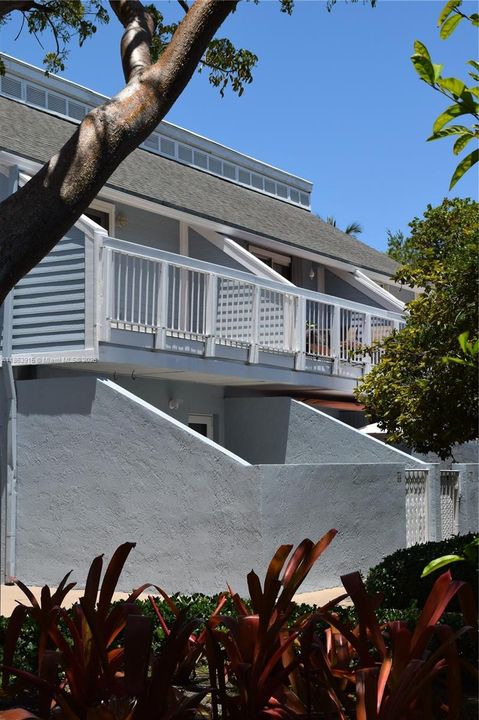 For Rent: $3,000 (1 beds, 1 baths, 776 Square Feet)