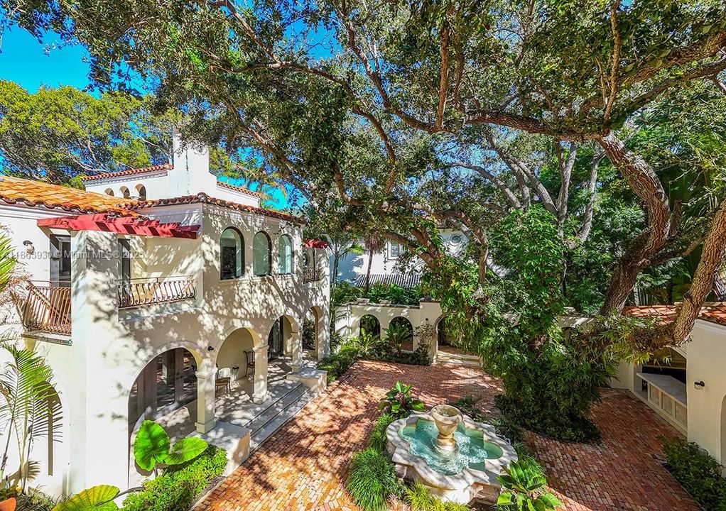 Active With Contract: $45,000 (5 beds, 6 baths, 5848 Square Feet)