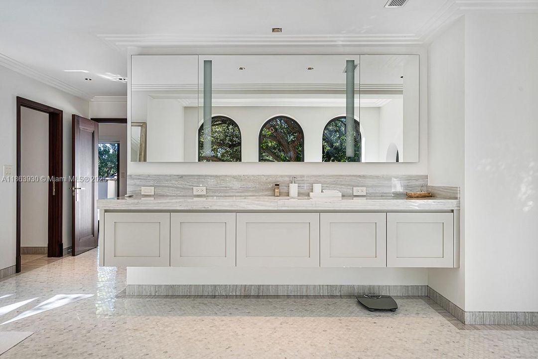 Active With Contract: $45,000 (5 beds, 6 baths, 5848 Square Feet)