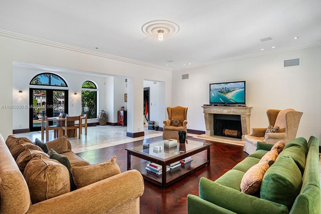 Active With Contract: $45,000 (5 beds, 6 baths, 5848 Square Feet)