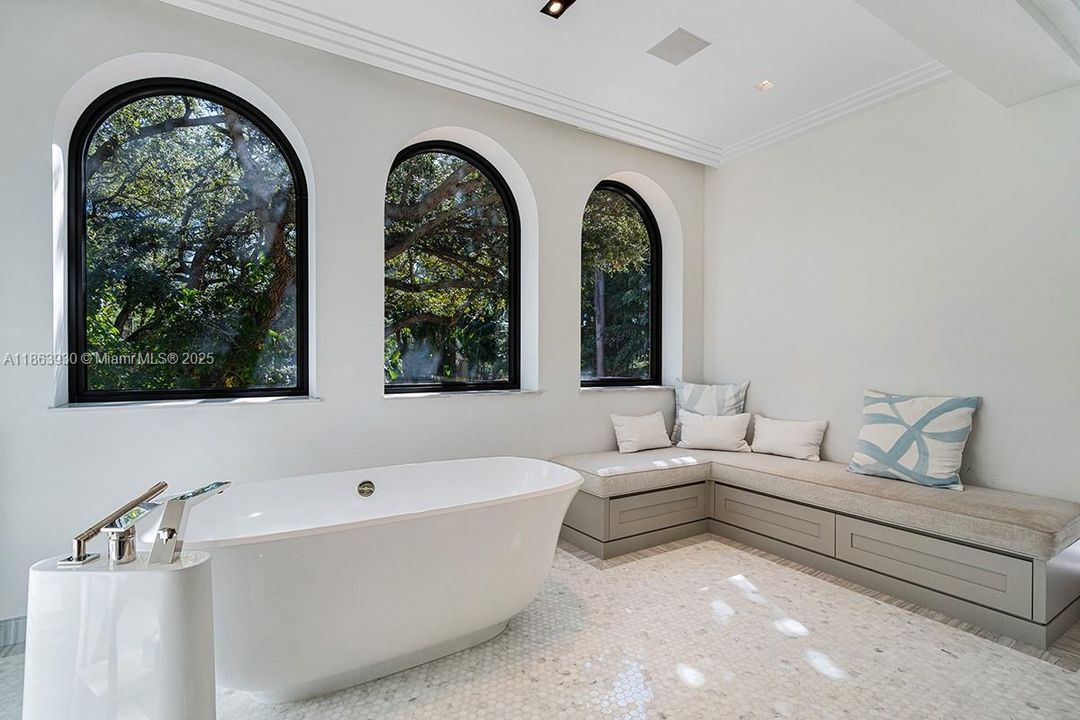 Active With Contract: $45,000 (5 beds, 6 baths, 5848 Square Feet)