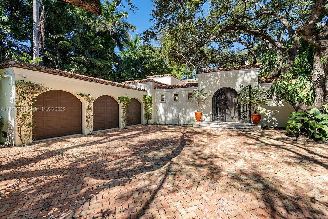 Active With Contract: $45,000 (5 beds, 6 baths, 5848 Square Feet)