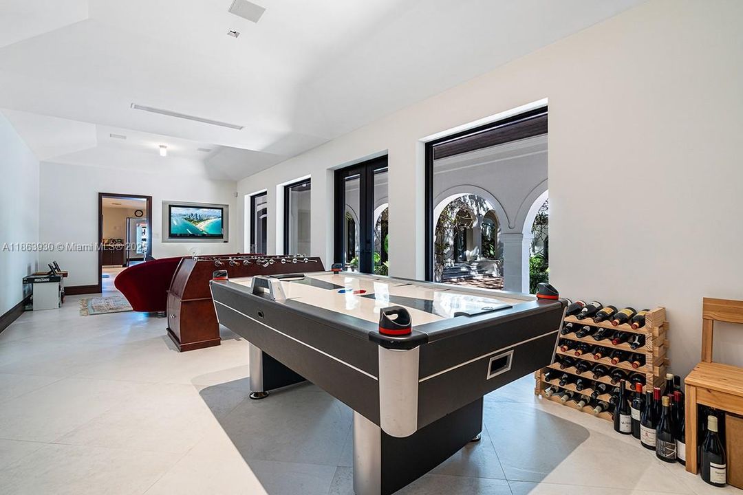 Active With Contract: $45,000 (5 beds, 6 baths, 5848 Square Feet)