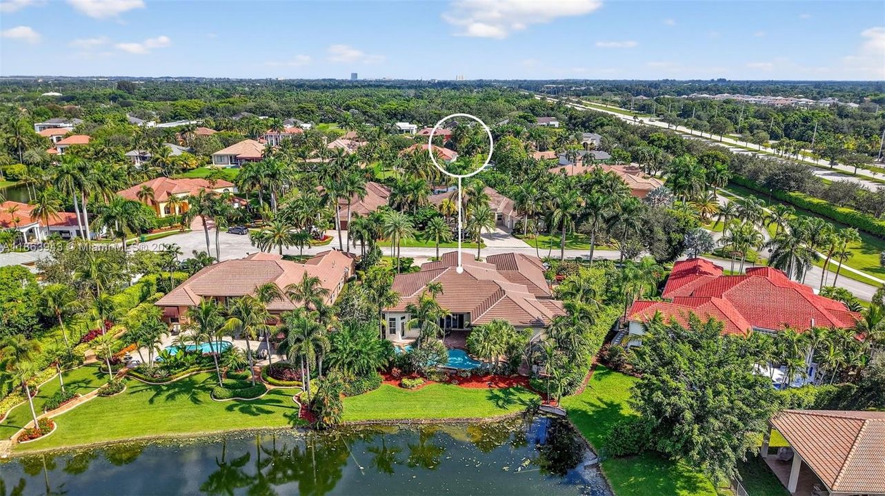 En Venta: $2,395,000 (5 camas, 4 baños, 4460 Pies cuadrados)