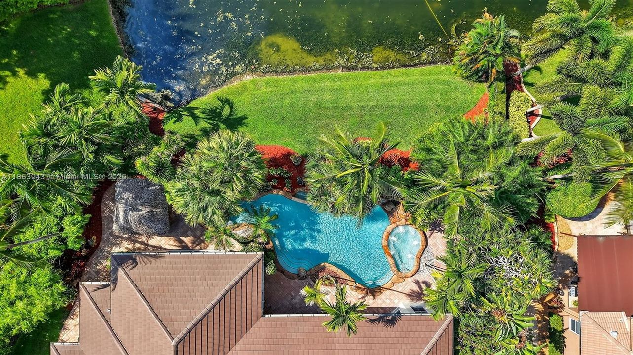 En Venta: $2,395,000 (5 camas, 4 baños, 4460 Pies cuadrados)