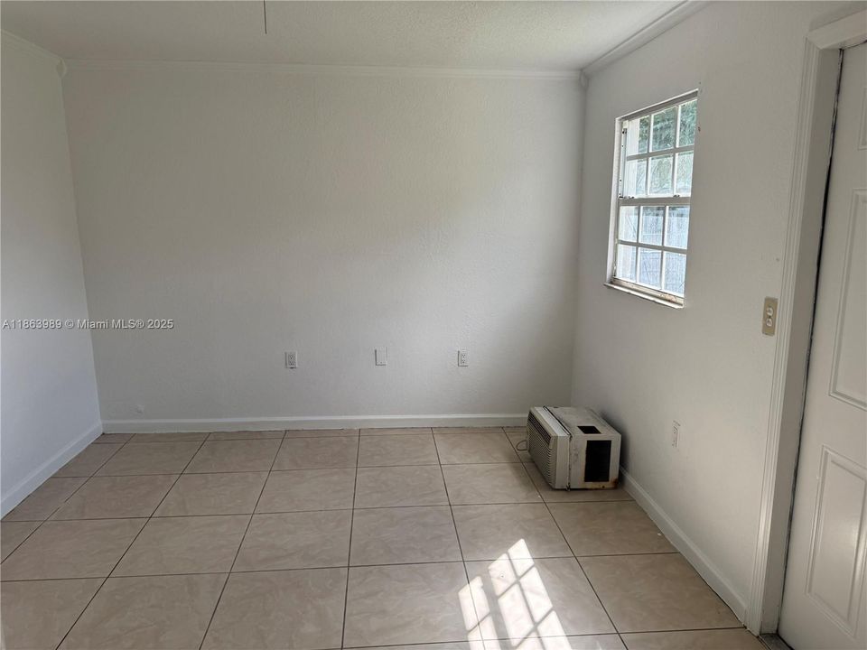 En Venta: $375,000 (3 camas, 2 baños, 1027 Pies cuadrados)