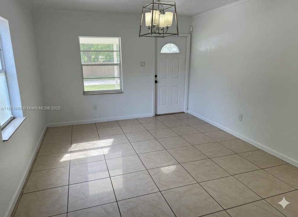 En Venta: $375,000 (3 camas, 2 baños, 1027 Pies cuadrados)