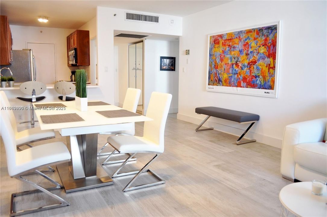 For Sale: $590,000 (1 beds, 1 baths, 675 Square Feet)