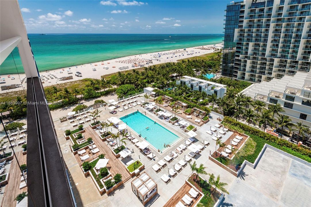 For Sale: $1,695,000 (1 beds, 2 baths, 960 Square Feet)