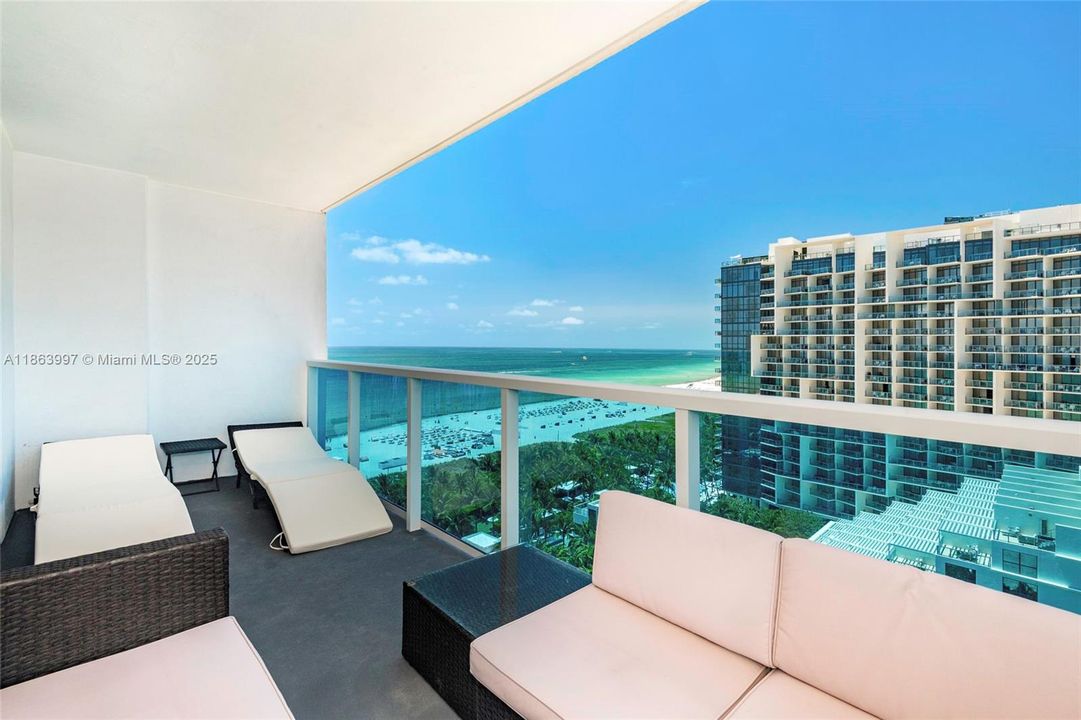 For Sale: $1,695,000 (1 beds, 2 baths, 960 Square Feet)