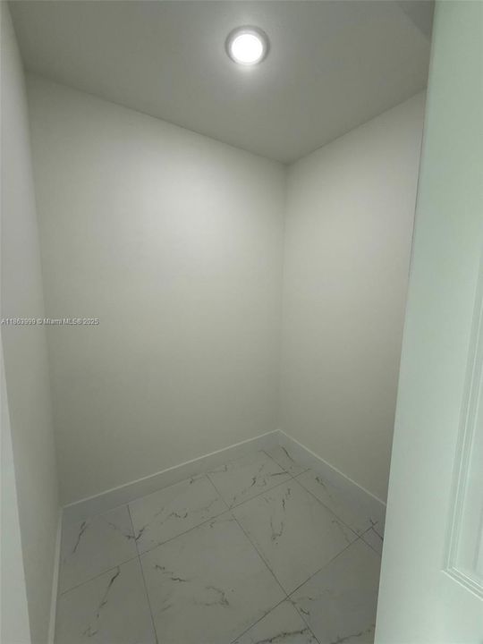 出租: $2,000 (3 贝兹, 2 浴室, 0 平方英尺)