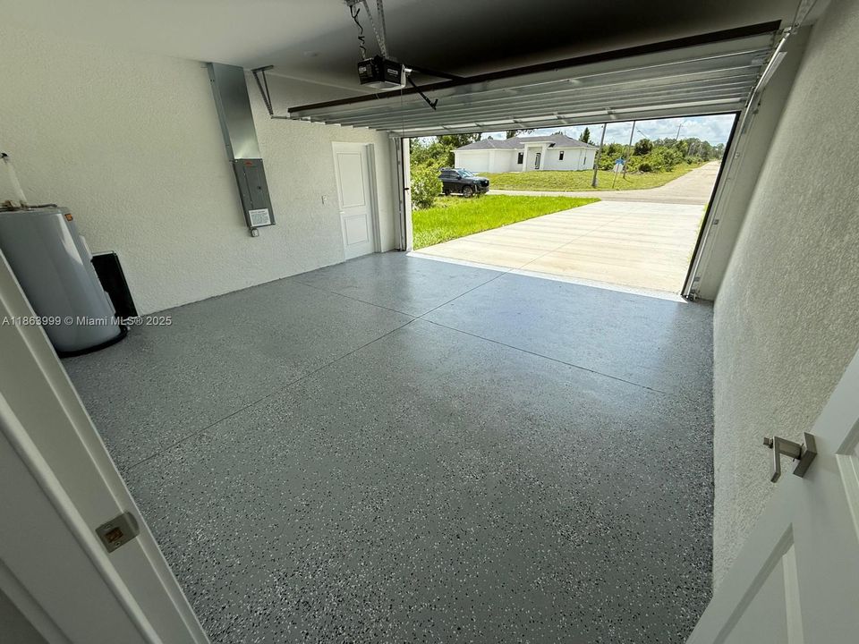 出租: $2,000 (3 贝兹, 2 浴室, 0 平方英尺)