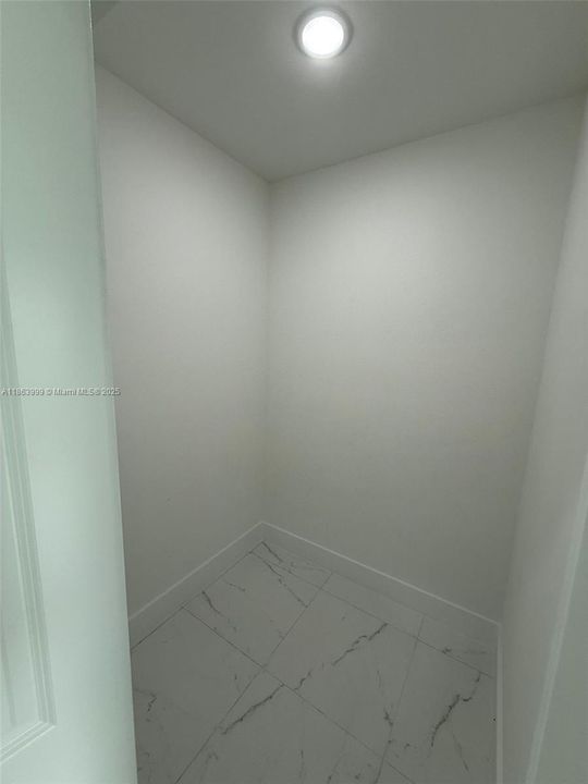 出租: $2,000 (3 贝兹, 2 浴室, 0 平方英尺)