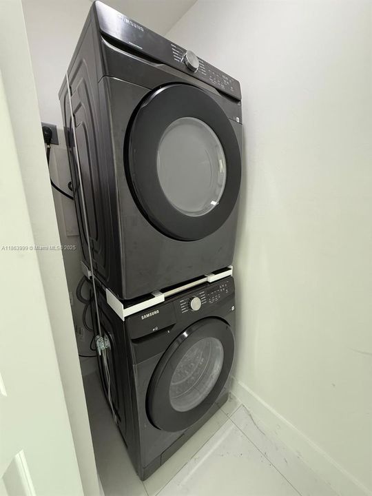 出租: $2,000 (3 贝兹, 2 浴室, 0 平方英尺)