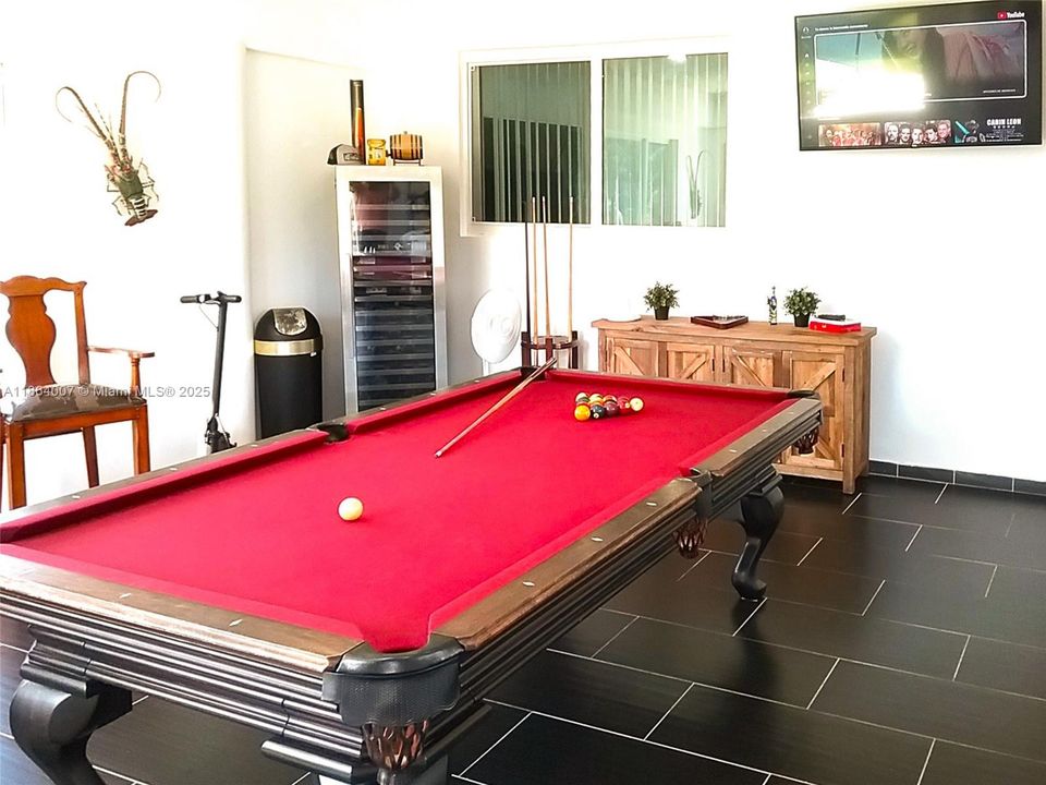 待售: $1,050,000 (3 贝兹, 2 浴室, 1681 平方英尺)