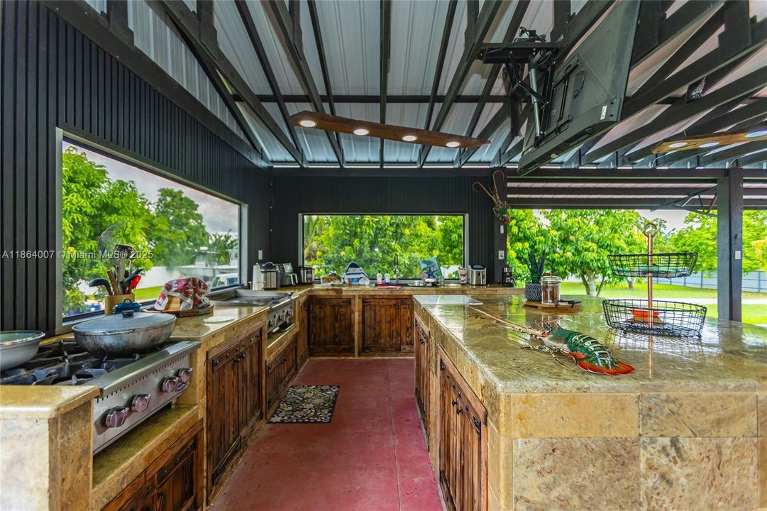 待售: $1,050,000 (3 贝兹, 2 浴室, 1681 平方英尺)