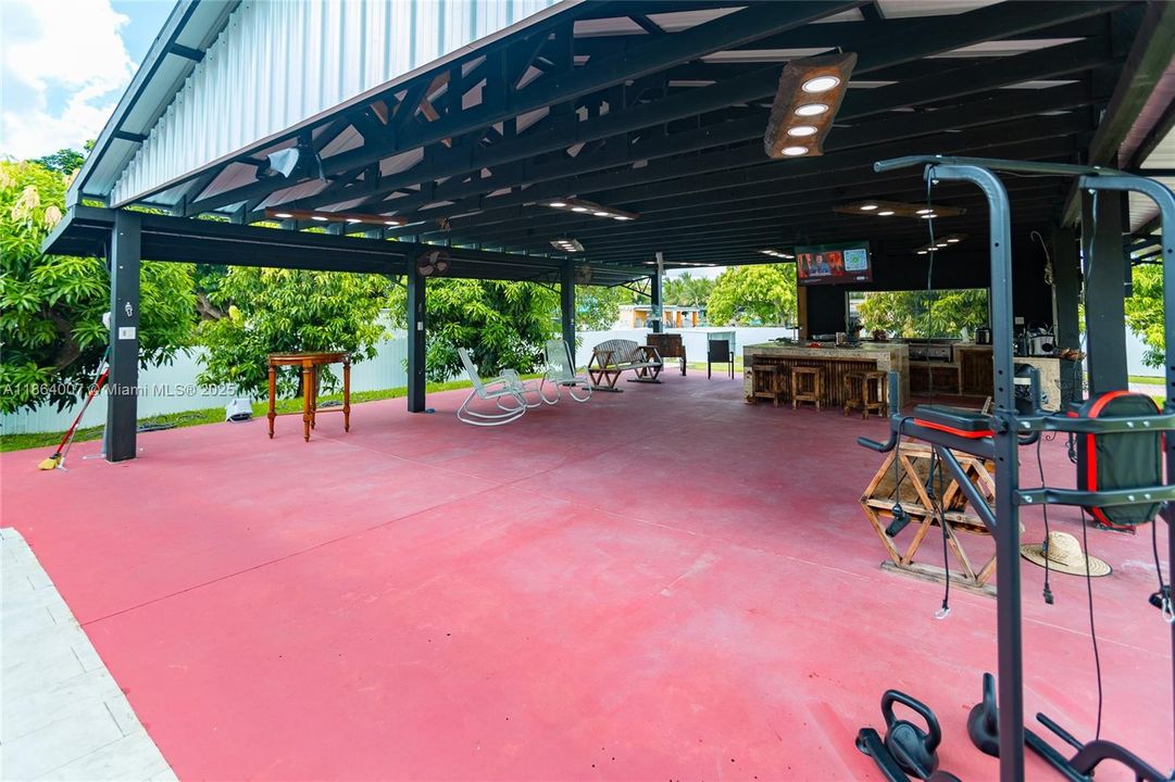 待售: $1,050,000 (3 贝兹, 2 浴室, 1681 平方英尺)