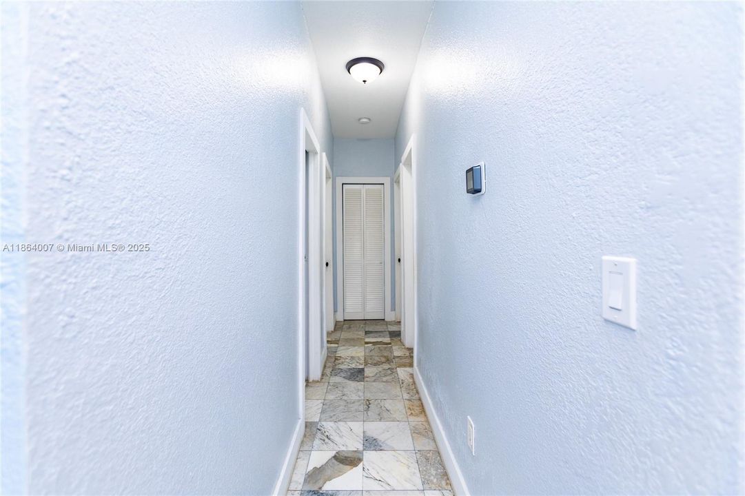 待售: $1,050,000 (3 贝兹, 2 浴室, 1681 平方英尺)