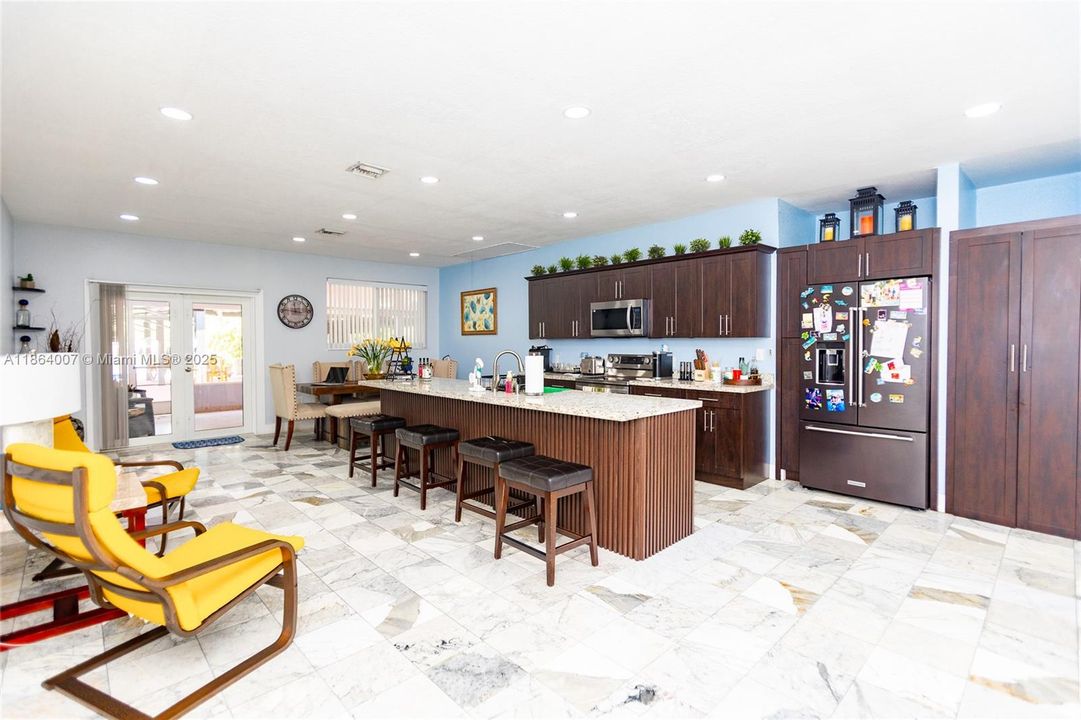 待售: $1,050,000 (3 贝兹, 2 浴室, 1681 平方英尺)