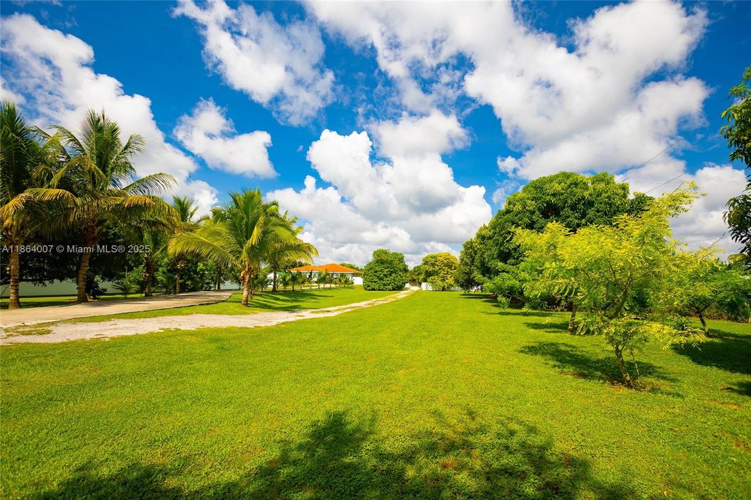 待售: $1,050,000 (3 贝兹, 2 浴室, 1681 平方英尺)