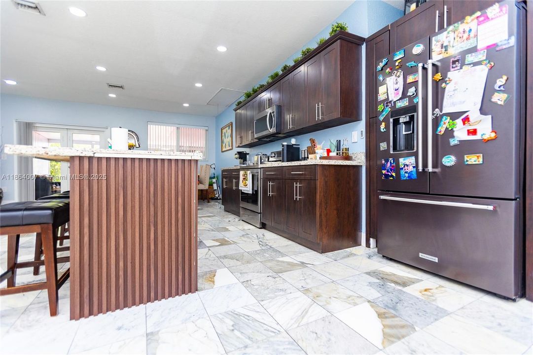 待售: $1,050,000 (3 贝兹, 2 浴室, 1681 平方英尺)