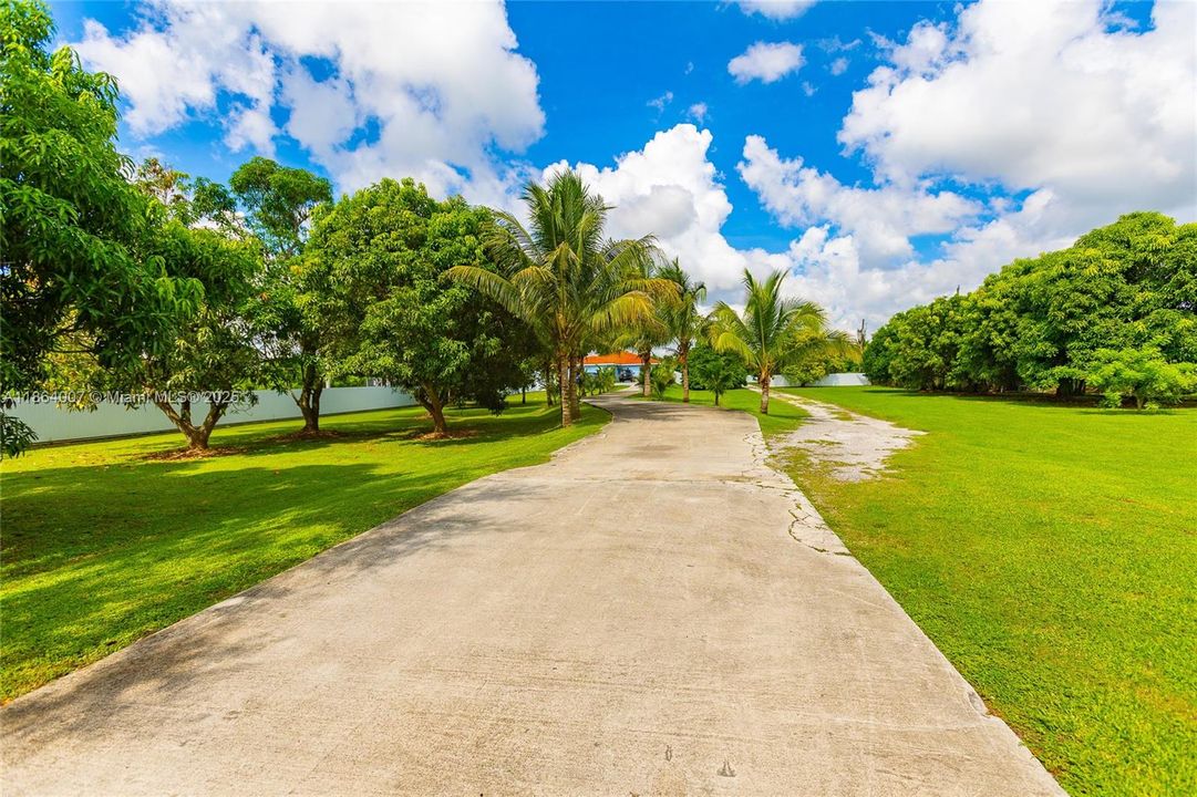 待售: $1,050,000 (3 贝兹, 2 浴室, 1681 平方英尺)