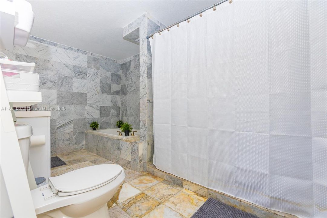 待售: $1,050,000 (3 贝兹, 2 浴室, 1681 平方英尺)