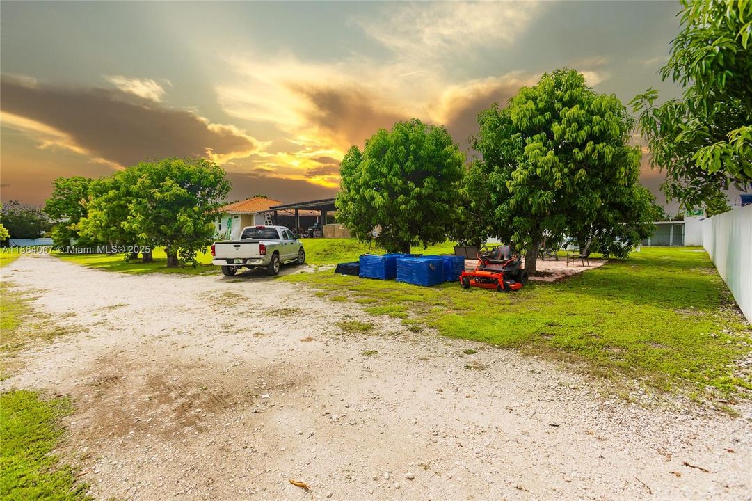 待售: $1,050,000 (3 贝兹, 2 浴室, 1681 平方英尺)